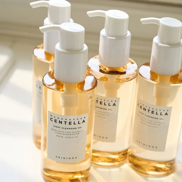 Madagascar Centella Light Cleansing Oil 200ml - Image 3