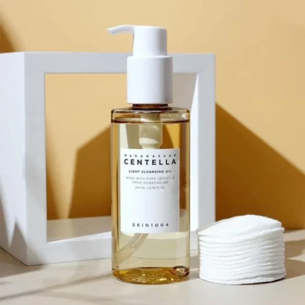 Madagascar Centella Light Cleansing Oil 200ml - Image 2